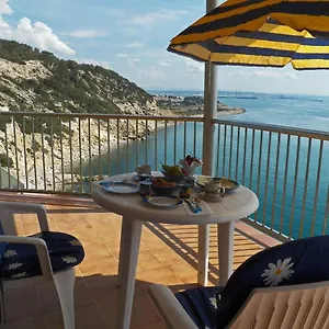 With Direct Access To The Sea Salou